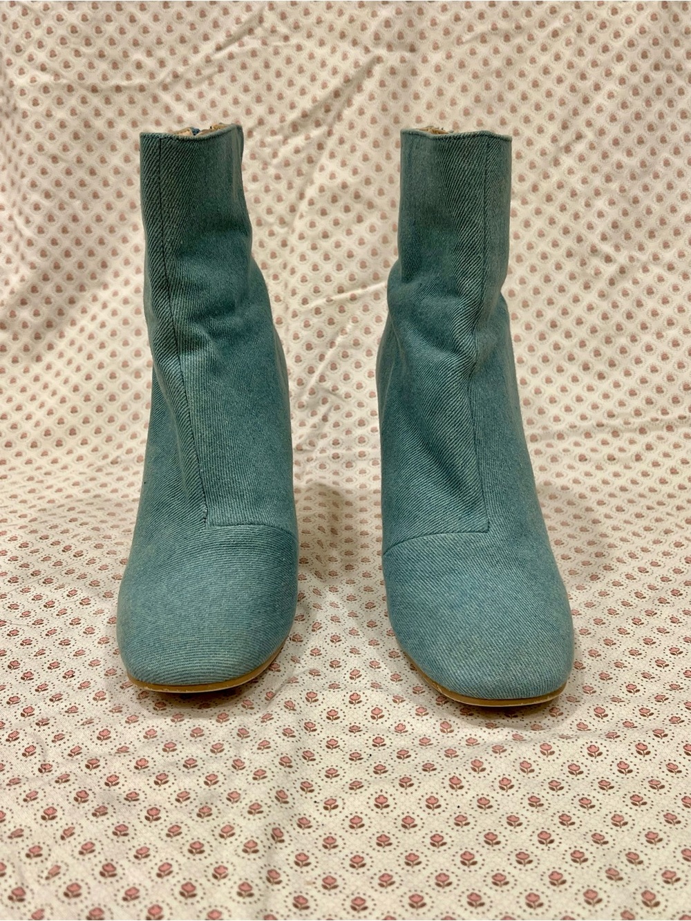 Forever 21 Teal Sock Ankle Boots with Clear Block Heel. Size 8 - Picture 10 of 14
